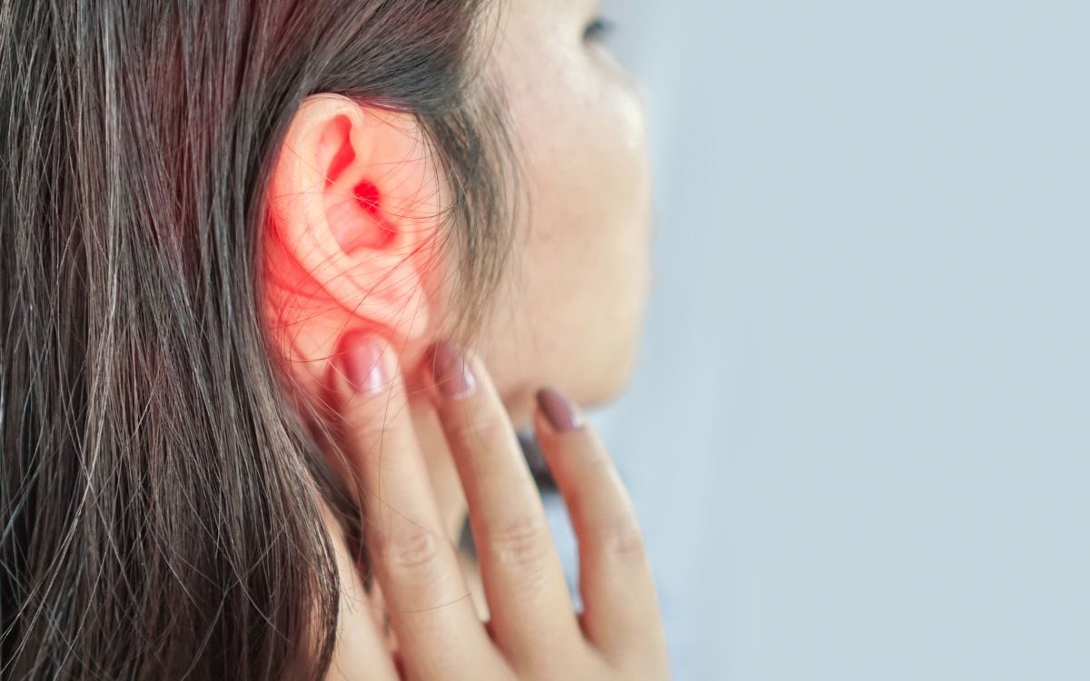 Come guarire gli acufeni grazie a terapie farmacologiche, integratori e l’applicazione di apparecchi acustici