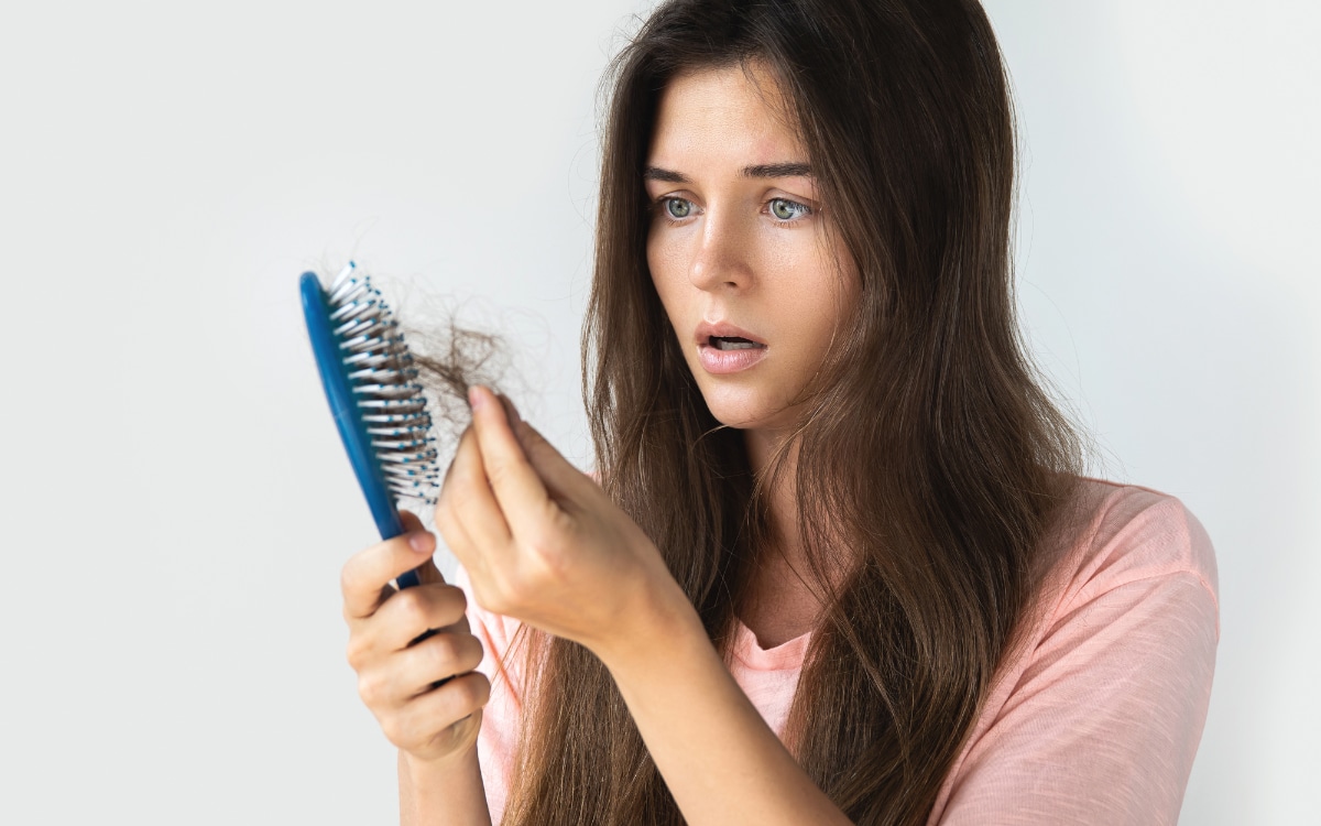 Caduta dei capelli: Conosci le cause e trova i rimedi