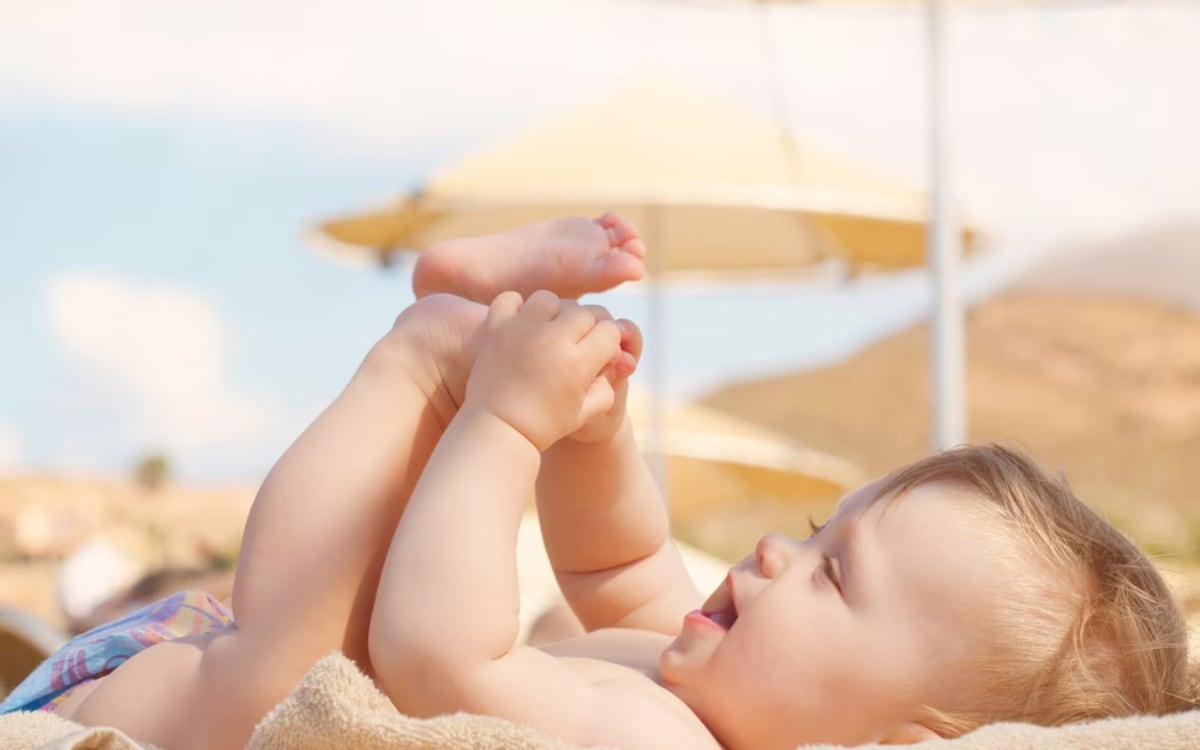Quale crema solare scegliere per i neonati fino a 6 mesi? Prevenzione e utilizzo. 